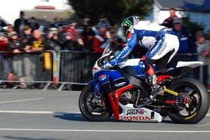 Isle-of-Man-TT-2012-04-John-McGuinness.jpg