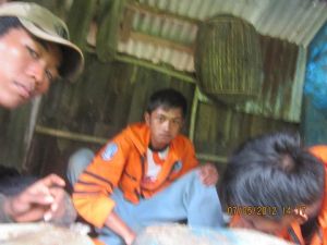 301737_445767308768194_1226198198_n