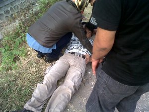 kecelekaan sepeda motor di balen. akibat kesenggol L300. untung tidak ditabrak.