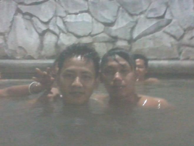 548947_588382564506667_800772358_n