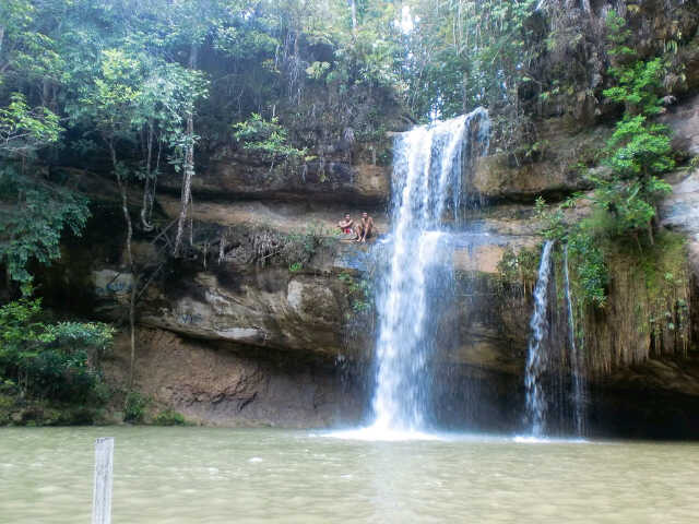 air-terjun-Batu-Mahasur-Gunung-Mas.jpg