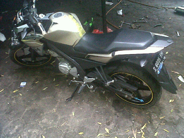 Si Gold cukup 120km/jam aja :mrgreen: