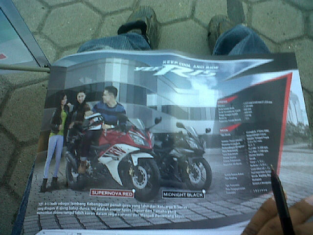 IMG-20140511-01959.jpg brosur R15 ada di tangan bro ndess