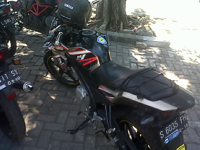 dari samping belakang