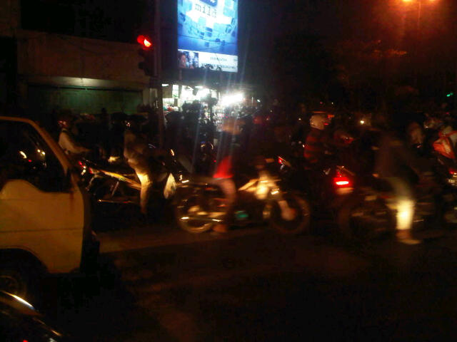 suasana mainstream di Traffic Ligth Surabaya
