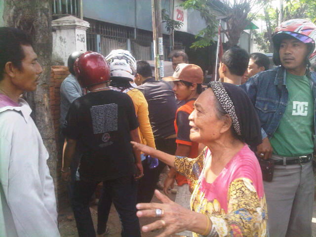 korban menjelaskan situasi