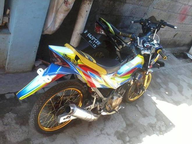 10444510_367193136775333_5517359930443758766_n.jpg airbrush