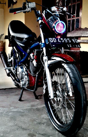 10507081_1020300824662623_7749437262687840092_o.jpg projie headlamp