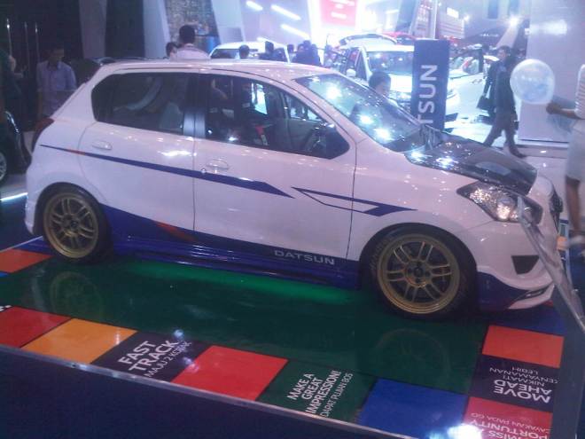 Tambaksari-20141030-00492