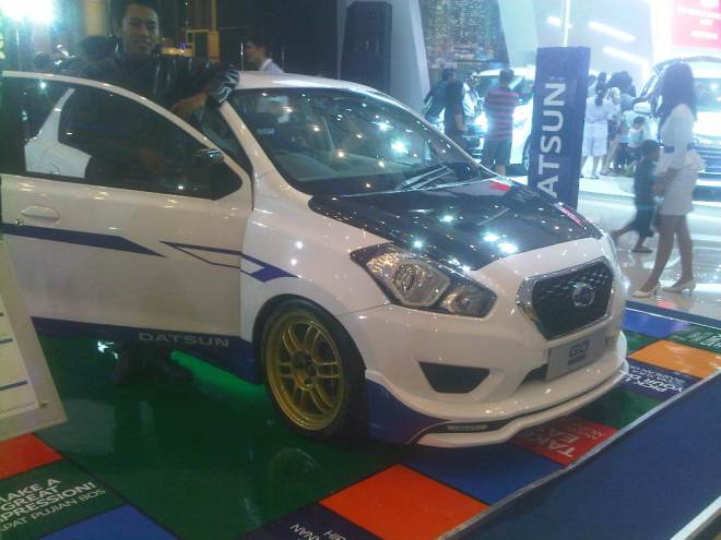 Tambaksari-20141030-00493