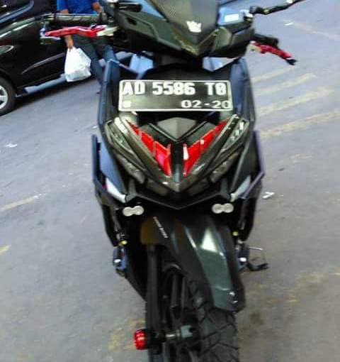 Modifikasi Vario : hitam minimalis dengan garnis thailand&nbsp;repaint