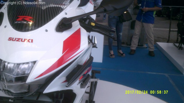 Suzuki GSX-R150 putih spesial aksesoris original,,,, ada winglet&nbsp;:D