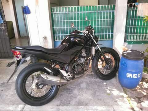 Ketika CB150R dimodifikasi&nbsp;semi-classic